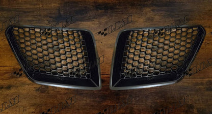 Pontiac G8 Upper Grills (Gloss Black)