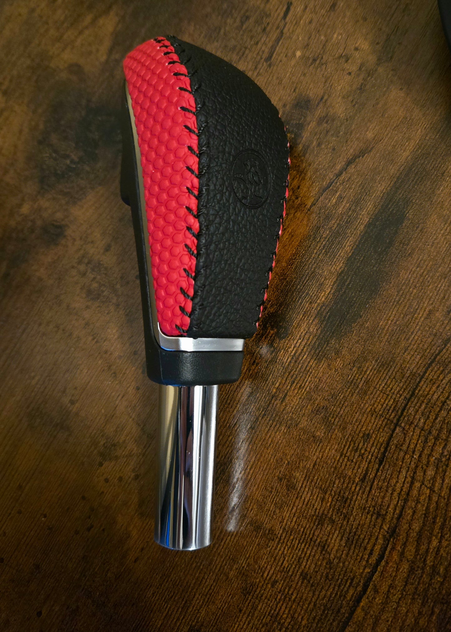 Pontiac G8 & Chevy Caprice Shift Knob Assembly Red/Black